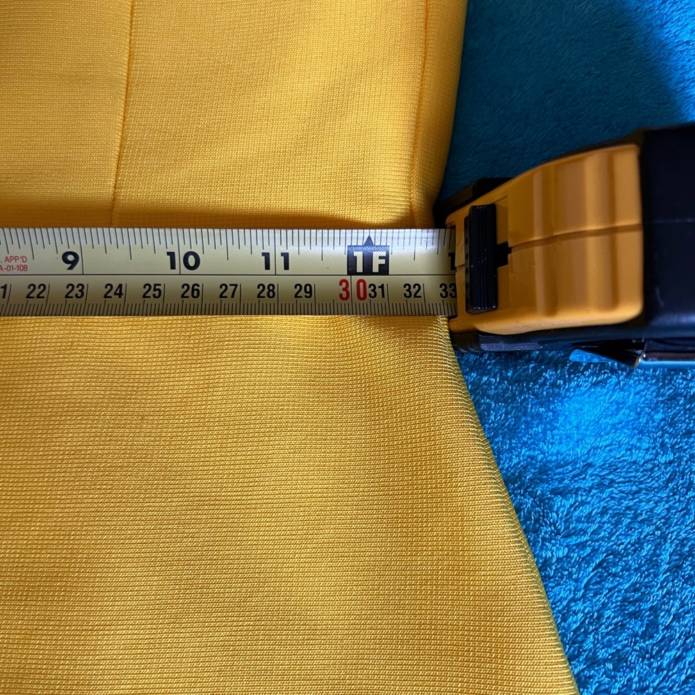 Yellow one shoulder bodycon dress 💛🌟 - Picture 13 of 16